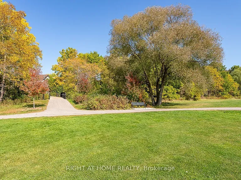 307 Sheridan Ct — Photo 34