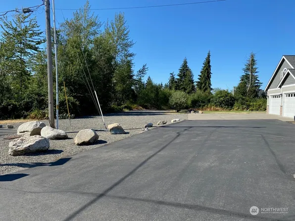 12425 20th Street E, Edgewood, WA 98372