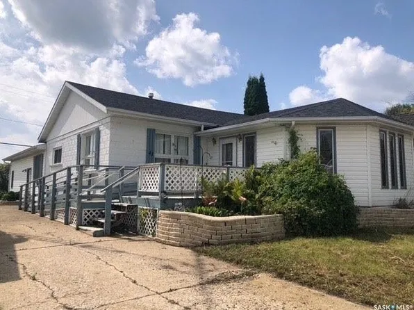 43 1st AVENUE NW, Preeceville, SK S0A 3B0