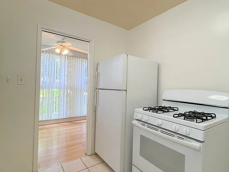 3823 Los Feliz Blvd #2 — Photo 16