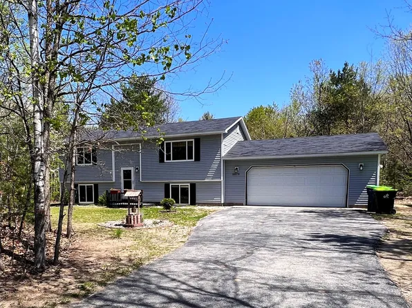 10279 Woodwind Dr, Interlochen, MI 49643