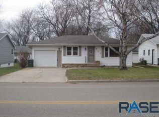 717 N Blue Mound Ave, Luverne, MN 56156