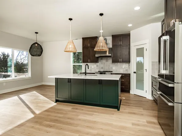 22505 Nelson Rd, Bend, OR 97701
