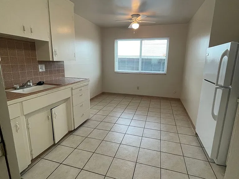 1570 Valley View Rd #5 — Photo 3