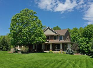 26420 Arbor Creek Ln, Shorewood, MN 55331