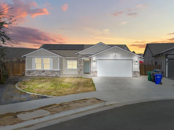 1922 W River Avenue, Porterville, CA 93257