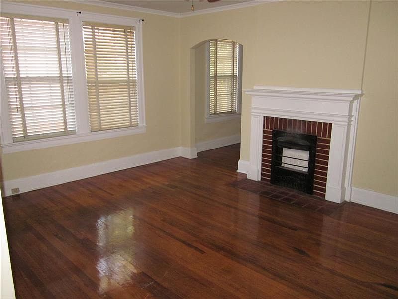 2nd image of 423 Calloway St