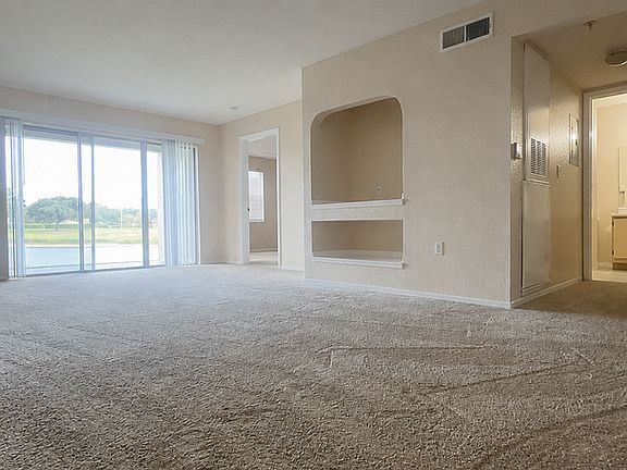 5th image of 13815 Fairway Island Dr APT 1313