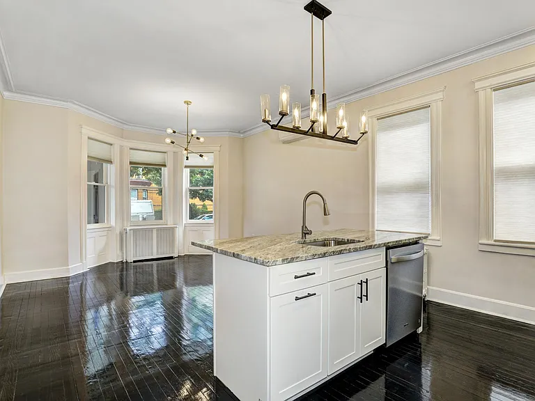 253 Born St #1 — Photo 3