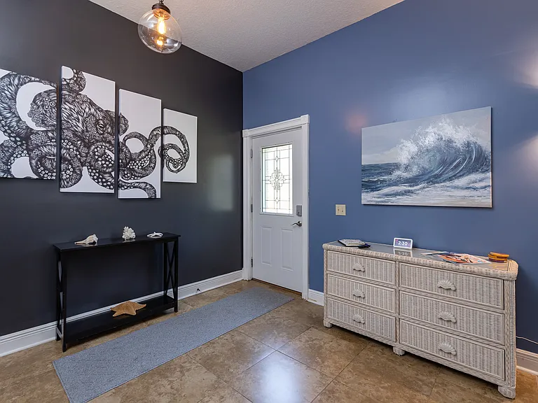 204 Bradley Dr — Photo 4
