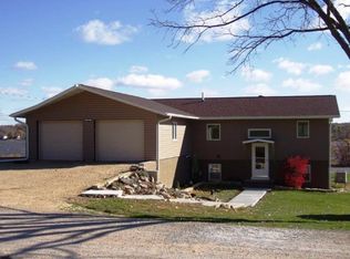 22061 283rd Ave, Le Claire, IA 52753