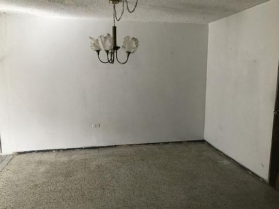 Rosaleda Calle Acacia