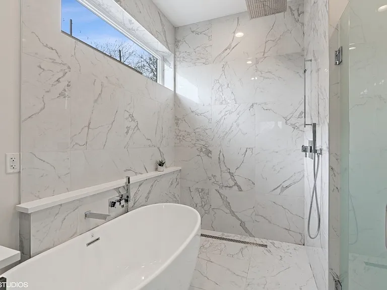 2441 W Haddon Ave #2 — Photo 11