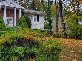 3 Chatham Rd, Commack, NY 11725