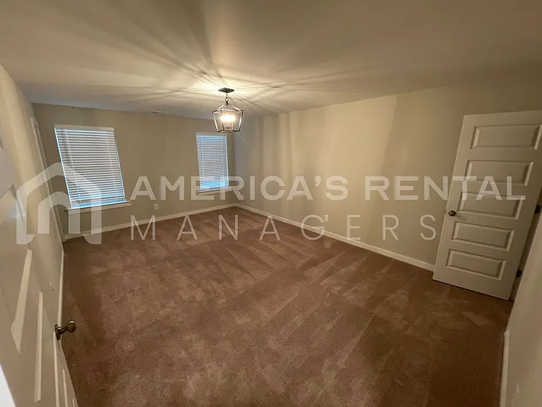 2108 Ellsworth Loop Rd — Photo 12