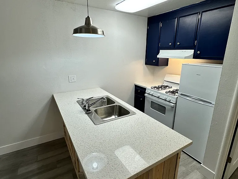 640 W Park St #E — Photo 2