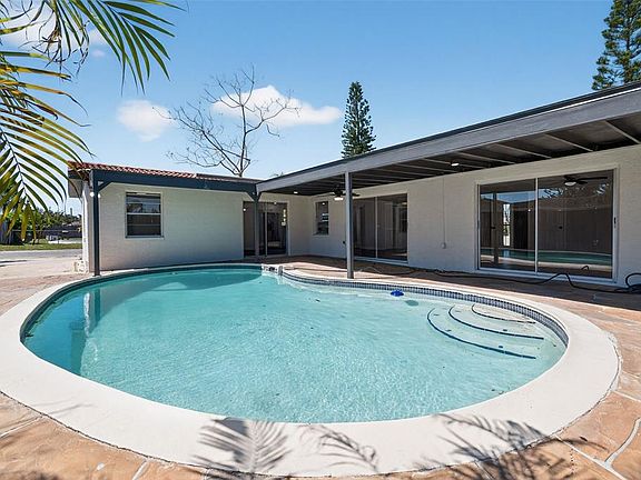 3rd image of 3206 Pinon Dr
