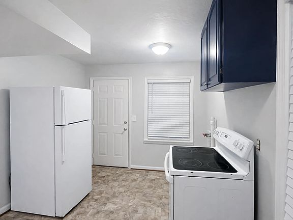 5th image of 8122 Rugby Ave #B