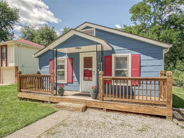 895 N Stevenson St, Olathe, KS 66061