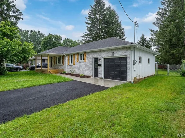 1554 Meadow Dr, Alden, NY 14004