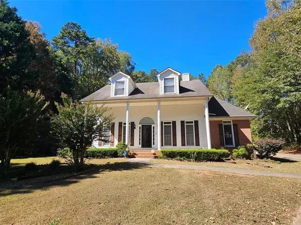 44 Hidden Lakes Ct, Newnan, GA 30263