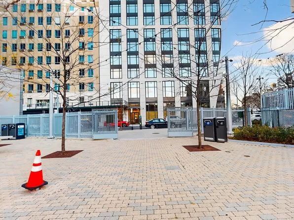 29-18 41st Avenue image 21 of 23