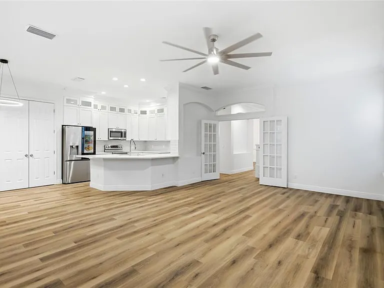 912 Waterside Dr — Photo 21