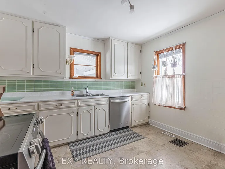412 S Pelham Rd — Photo 12