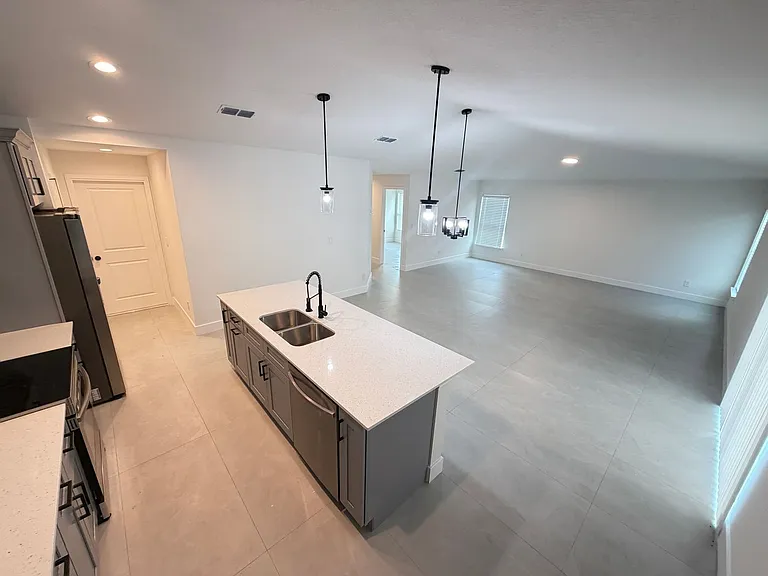 2614 Palomar Ave SE — Photo 15