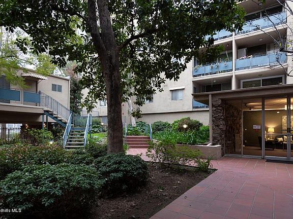 3rd image of 1115 Cordova St APT 217