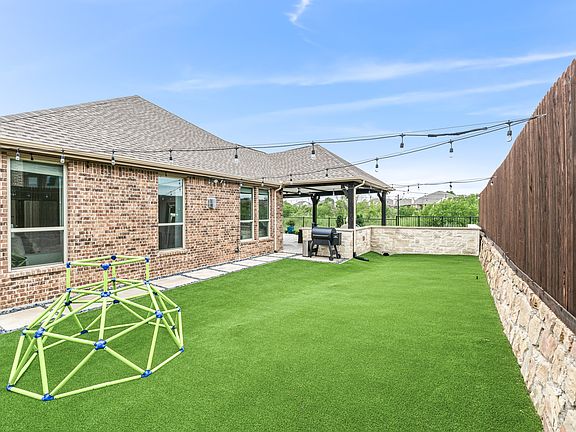 3rd image of 2605 White Cliff Ct
