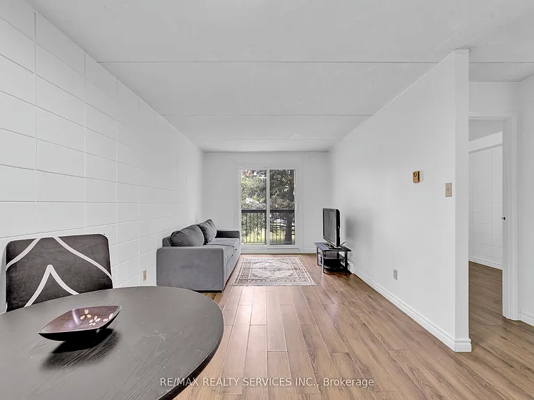 30 Hickory St E #103 — Photo 6