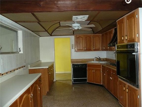 2nd image of 3133 Claude Ln
