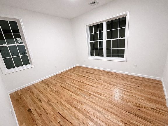 3rd image of 11 Widmer Rd