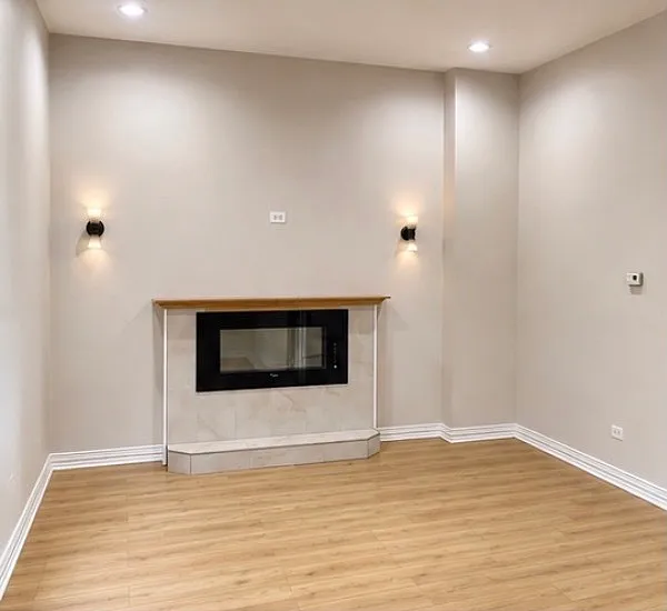 2 bed, 900 sqft, $2,100 — Photo 3