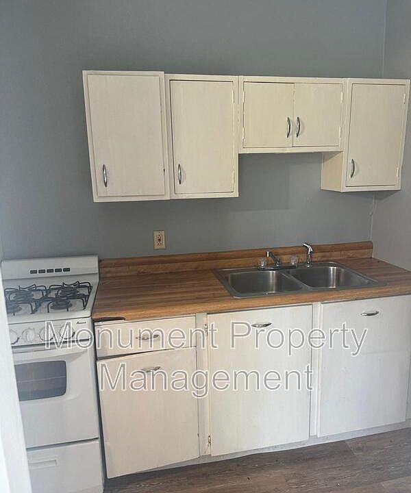2nd image of 334 Clay St APT 2