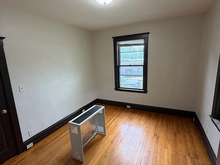 5 Maple Ave #12 — Photo 2