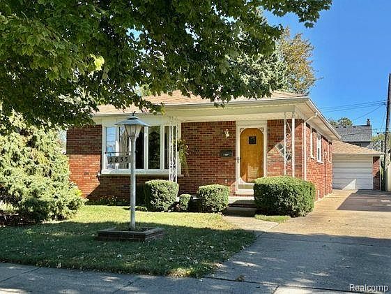 1st image of 2855 Parkwood St
