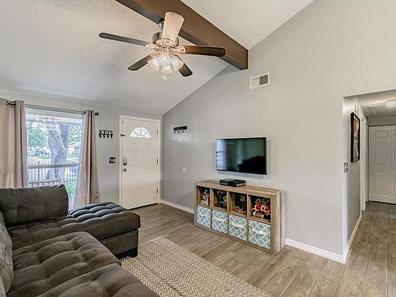 5th image of 8426 Catalina Dr