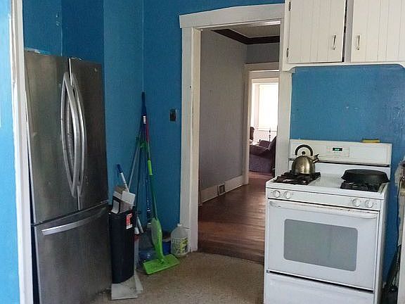 3rd image of 3111 Hillman St