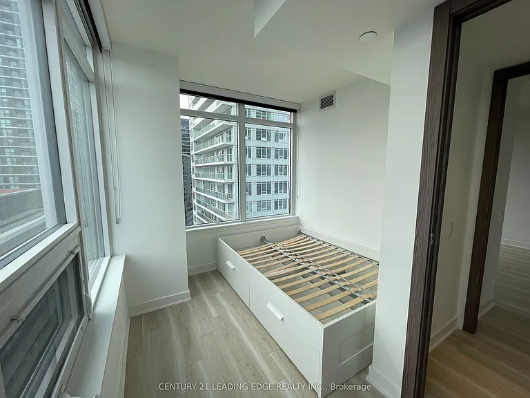 17 Bathurst St #1502 — Photo 14