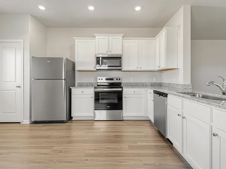 6406 Winter Elm St — Photo 2