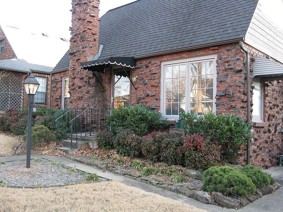 Front view, klinker brick