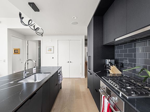 5th image of 44 East Ave #2907