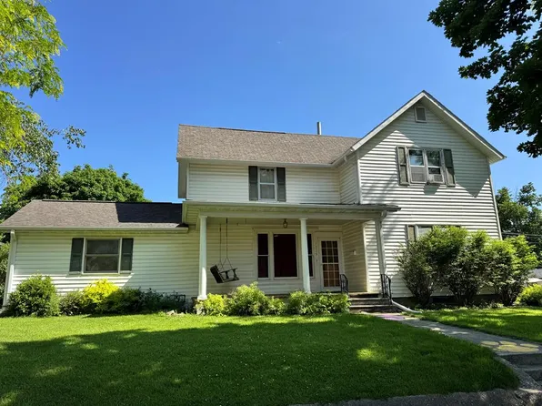 1029 Division St, Webster City, IA 50595