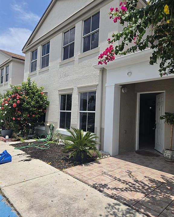 2nd image of 9187 Fontainebleau Townhouse