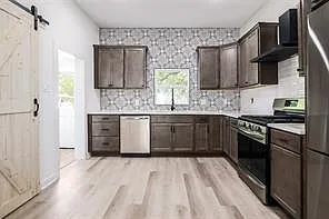 241 S Cotrell St — Photo 12