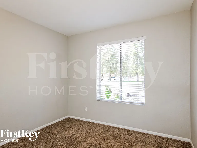 4643 W Mountain View Rd — Photo 13