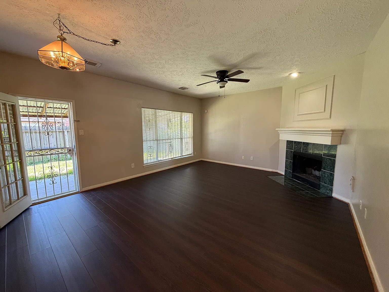 13403 Agarita Ln — Photo 2