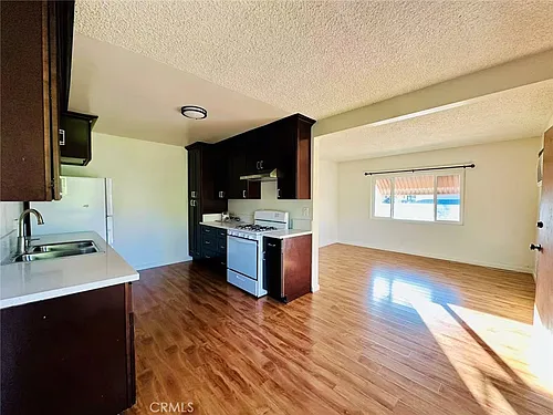 933 N Alameda Ave #6 Photo 1